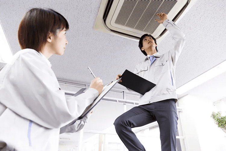 慎重なチェックを経て作業終了を報告